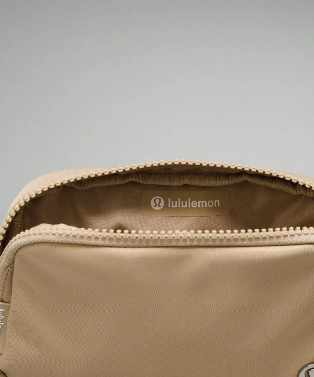 Everywhere Belt Bag Mini – Lightweight Crossbody Waist Bag for Everyday Essentials
