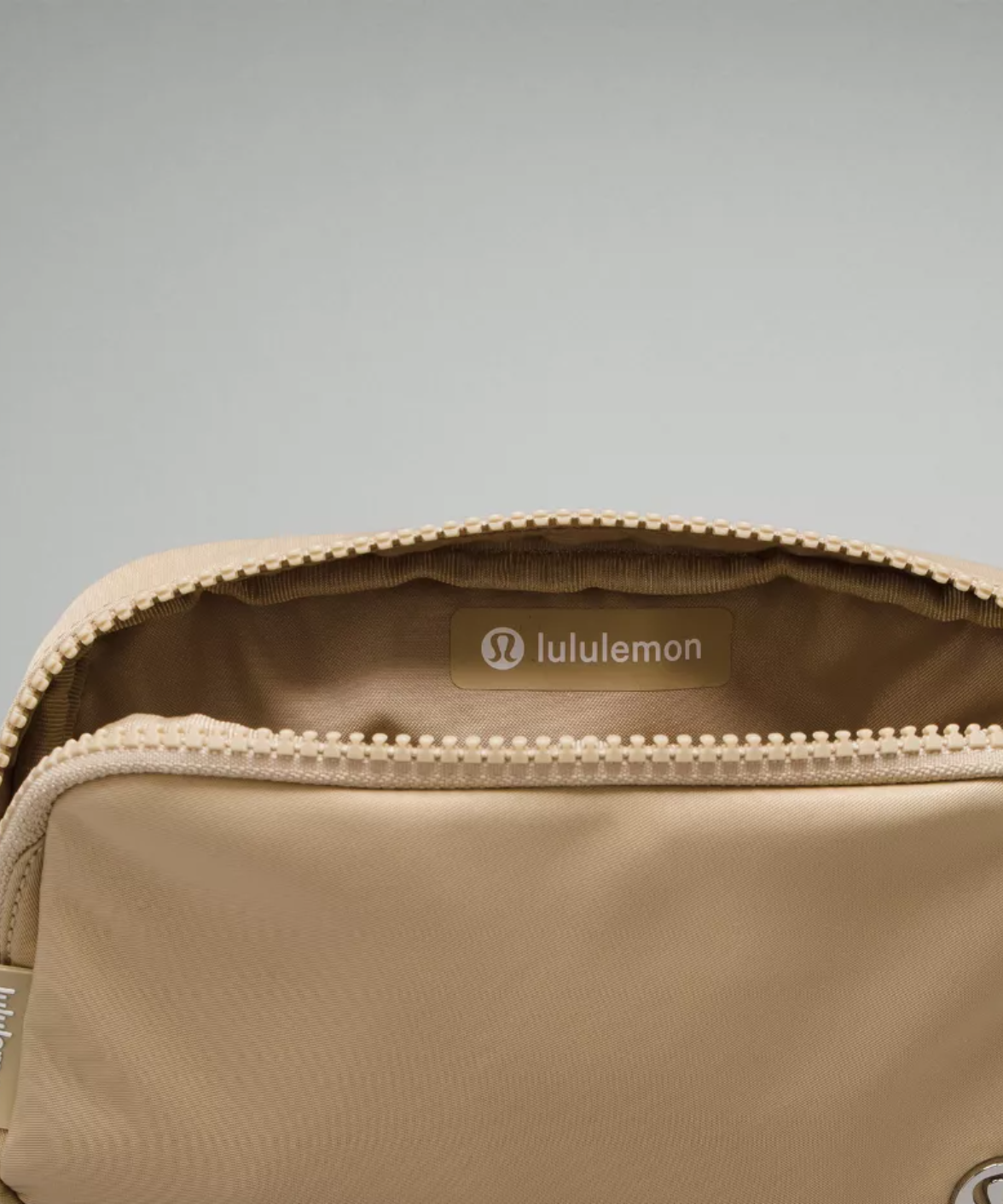 Everywhere Belt Bag Mini – Lightweight Crossbody Waist Bag for Everyday Essentials