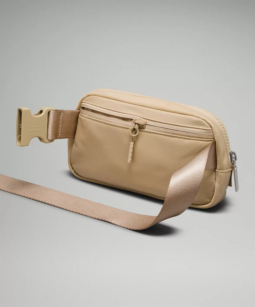 Everywhere Belt Bag Mini – Lightweight Crossbody Waist Bag for Everyday Essentials