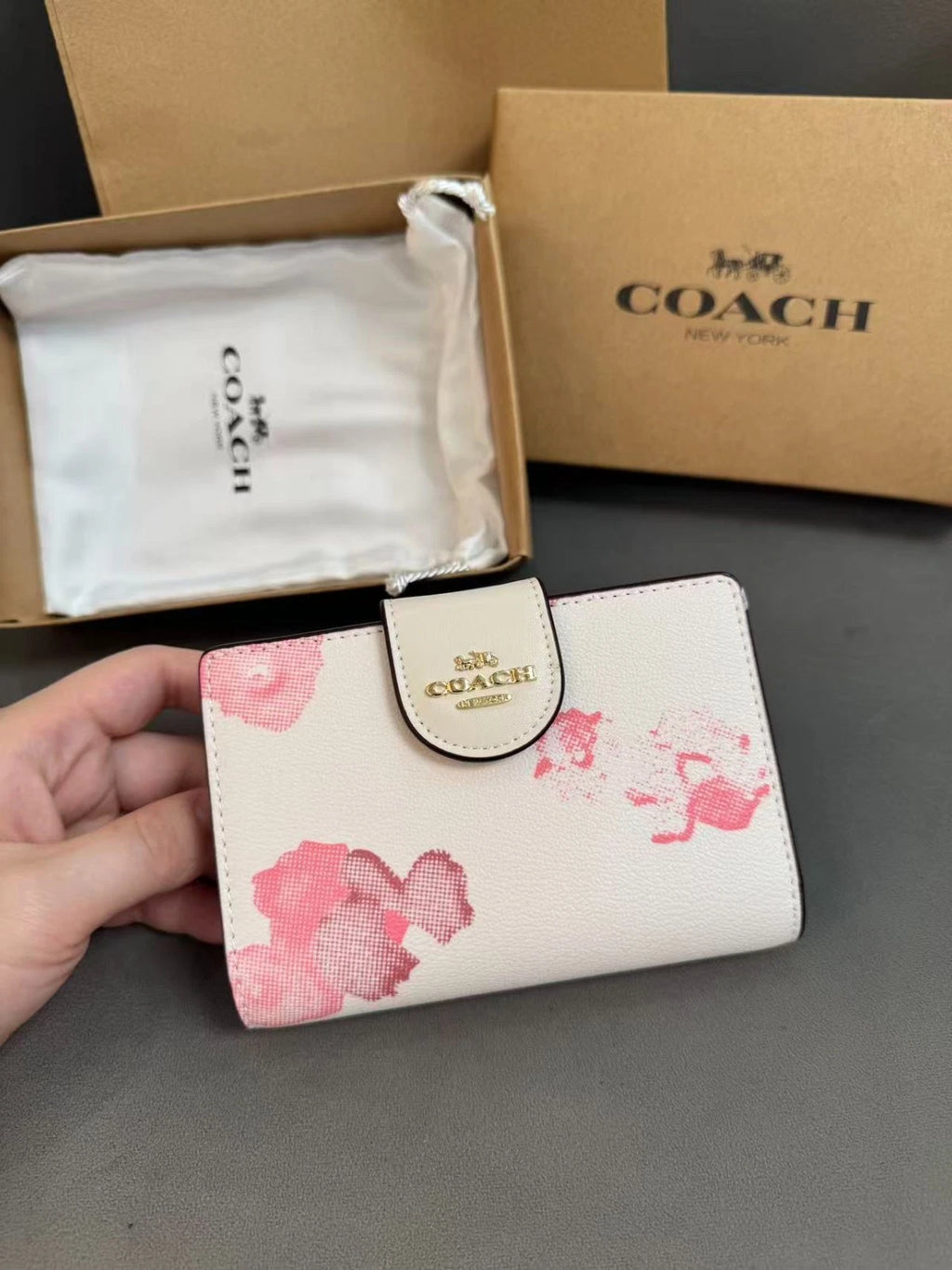 NWT Coach Medium Corner Zip Wallet With Floral Print White/Pink